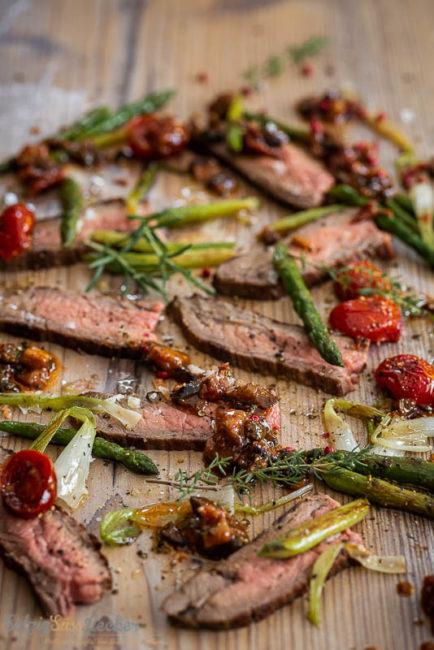 Rezeptbild: Flanksteak und Rinderspieße vom Grill