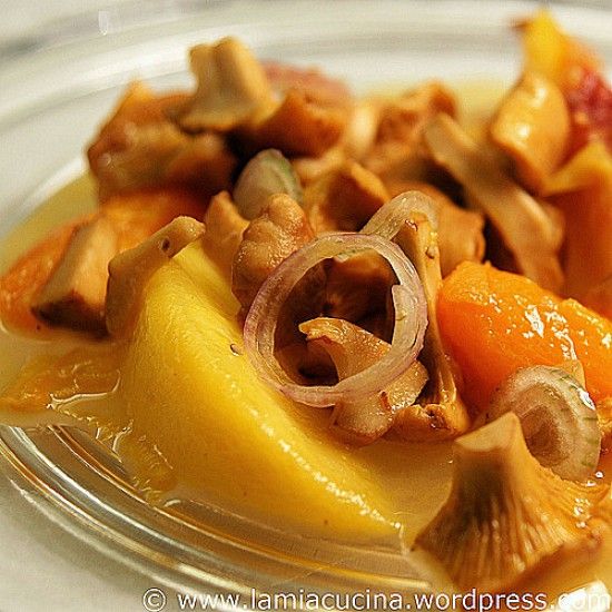 Rezeptbild: Pfifferling-Pfirsich-Salat