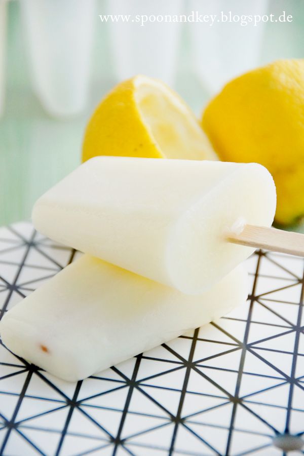Rezeptbild: Zitronen-Buttermilch Popsicles