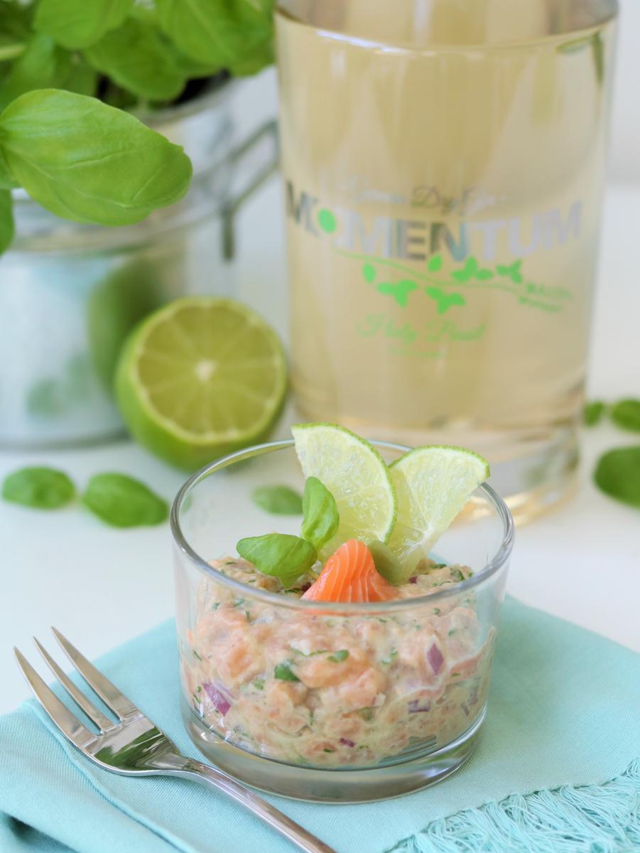 Rezeptbild: Lachs Tatar mit Basilikum Gin