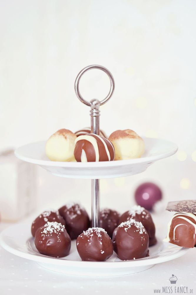Rezeptbild: Dreierlei Milchmädchen-Pralinen zu Weihnachten
