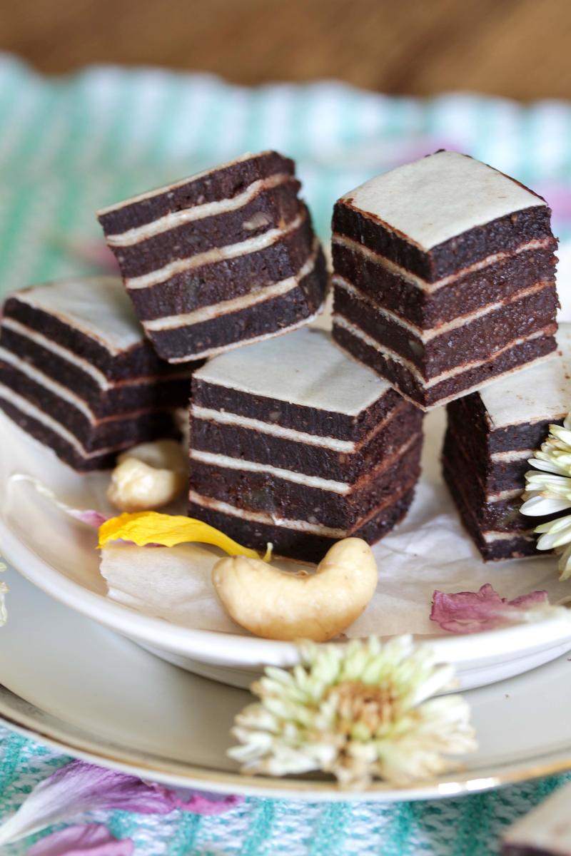 Rezeptbild: Vegane Cashew-Schoko-Quader