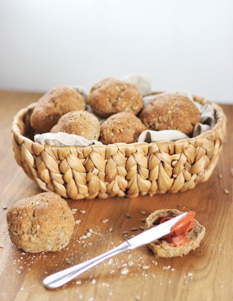 Rezeptbild: Einfache und glutenfreie Quarkbrötchen