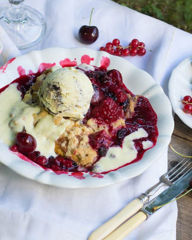 Rezeptbild: Rote Grütze mit Vanillesauce und French Toast