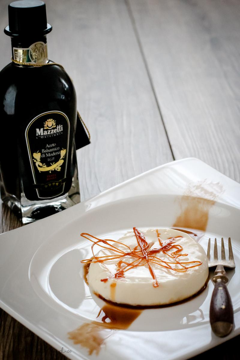 Rezeptbild: Panna Cotta auf Balsamico und Rosmarin Karamell