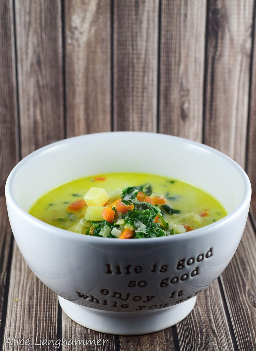 Rezeptbild: Schweizer Berghüttensuppe mit würzigem Käse