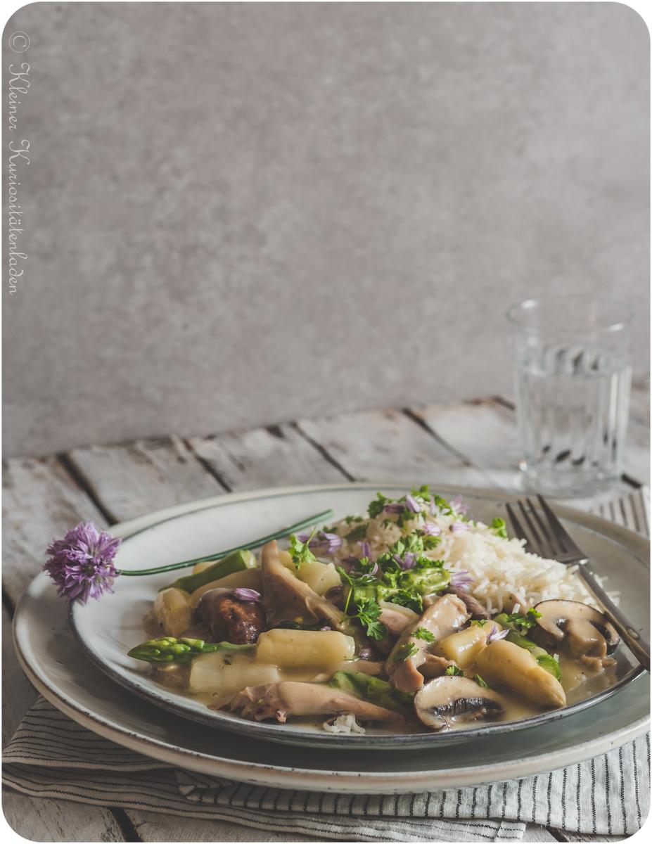 Rezeptbild: Hühnerfrikassee mit zweierlei Spargel