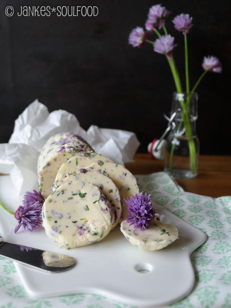 Rezeptbild: Schnittlauchblüten-Butter