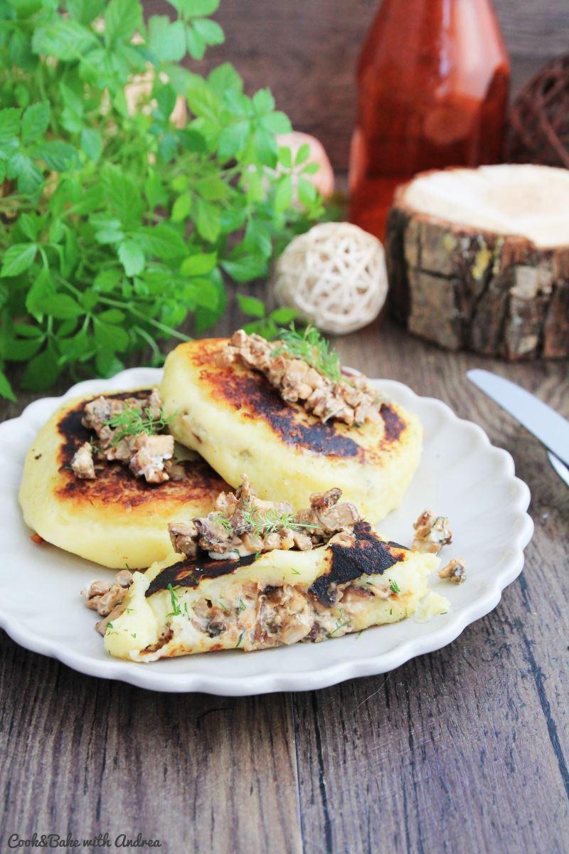 Rezeptbild: Kartoffeltaler mit Pilzfüllung