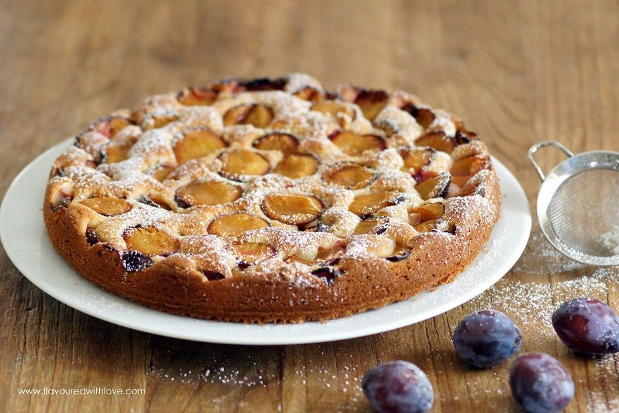 Rezeptbild: Amarettini-Zwetschgenkuchen
