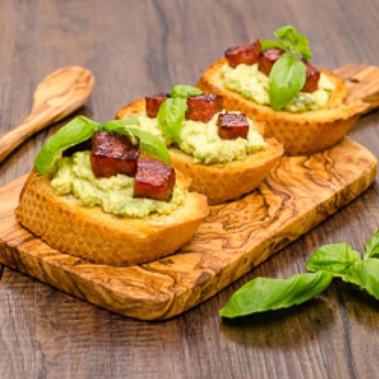 Rezeptbild: Bruschetta mit Avocadocreme und Chorizo