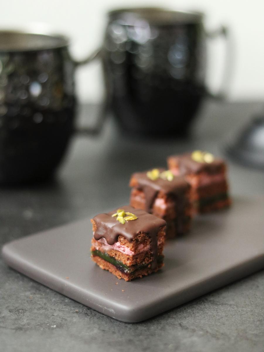 Rezeptbild: Dominosteine mit Glühweincreme