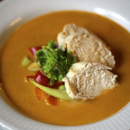 Rezeptbild: Thai Hühnersuppe mit Kokosmilch