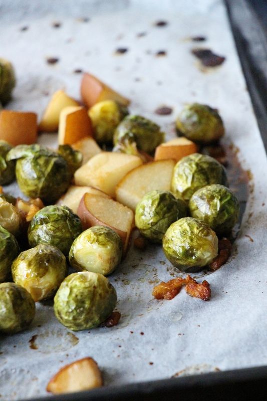 Rezeptbild: Gebackener Rosenkohl mit Ingwer und Birne