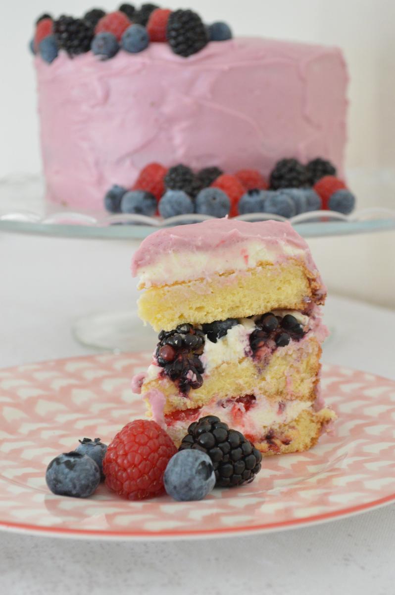 Rezeptbild: Beeren-Frischkäse-Torte