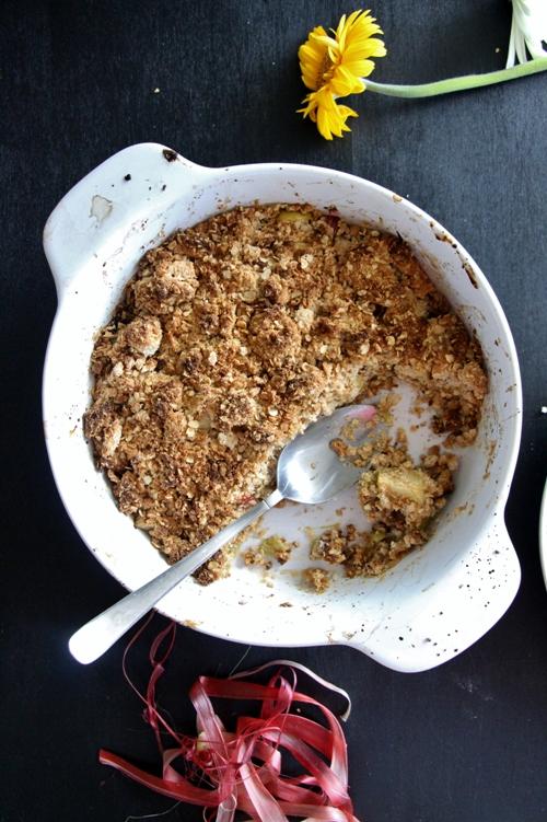 Rezeptbild: Rhabarber Crumble, glutenfrei
