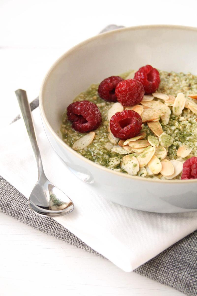Rezeptbild: Instant Matcha Latte Oatmeal
