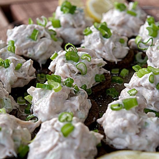 Rezeptbild: Tunfisch-Happen zum Aperitif