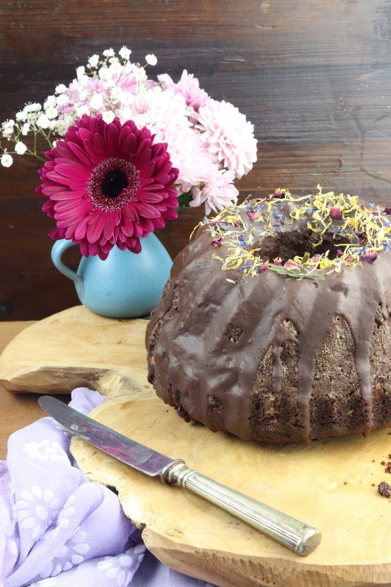 Rezeptbild: Gugelhupf mit Schokolade und Mango