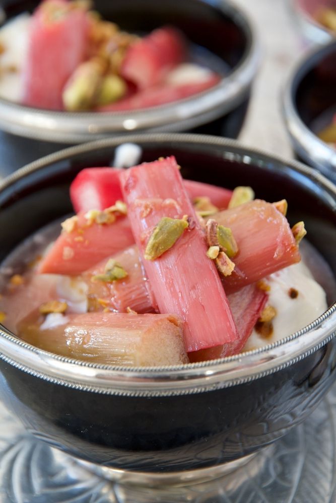 Rezeptbild: Labneh-Rhabarber Dessert nach Ottolenghi