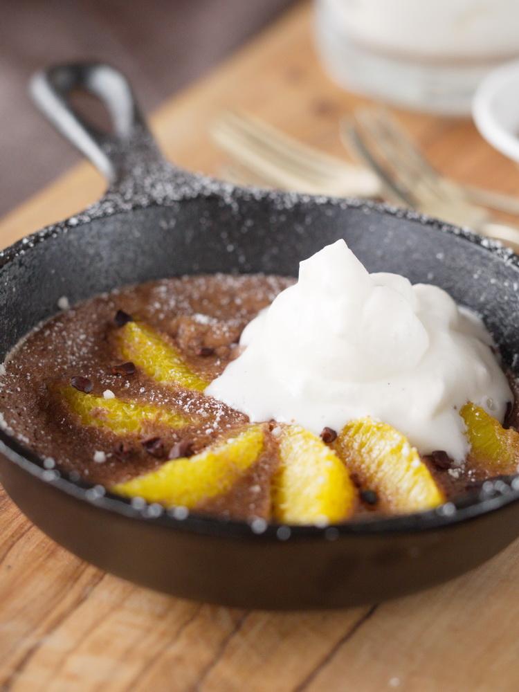 Rezeptbild: Schokoladen-Clafouti mit Orangen