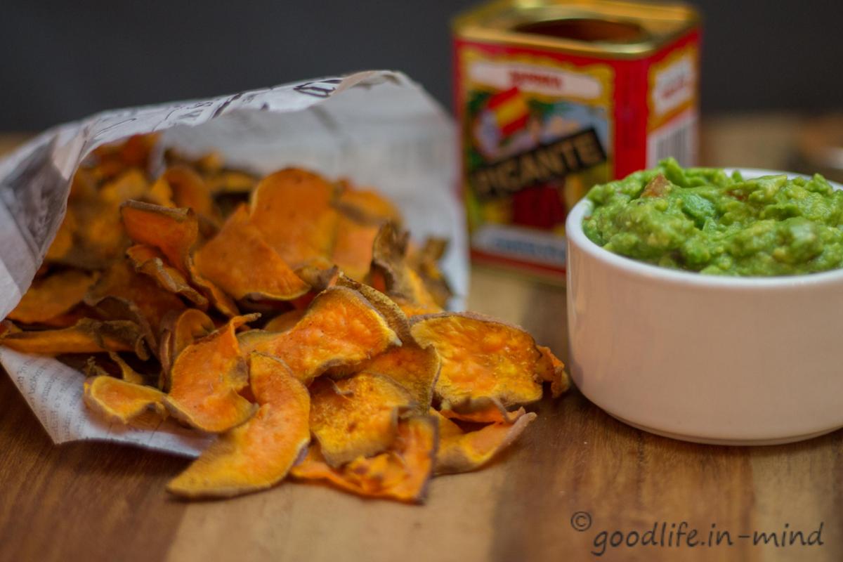 Rezeptbild: Süsskartoffelchips mit Guacomole