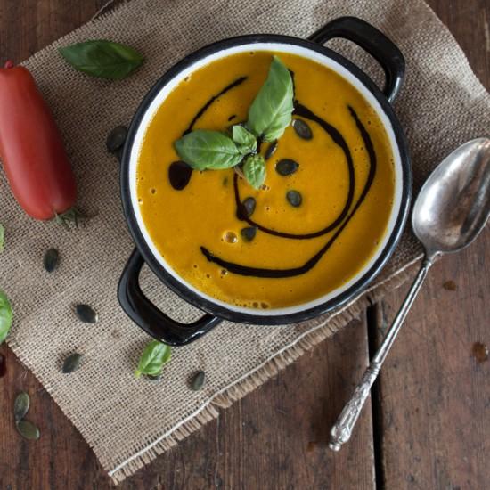 Rezeptbild: Geröstete Kürbis- & Tomatencremesuppe