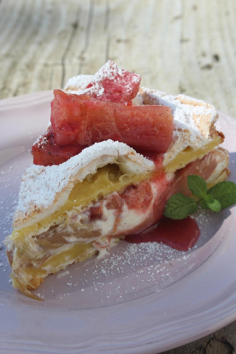 Rezeptbild: Rhabarber-Baisertorte