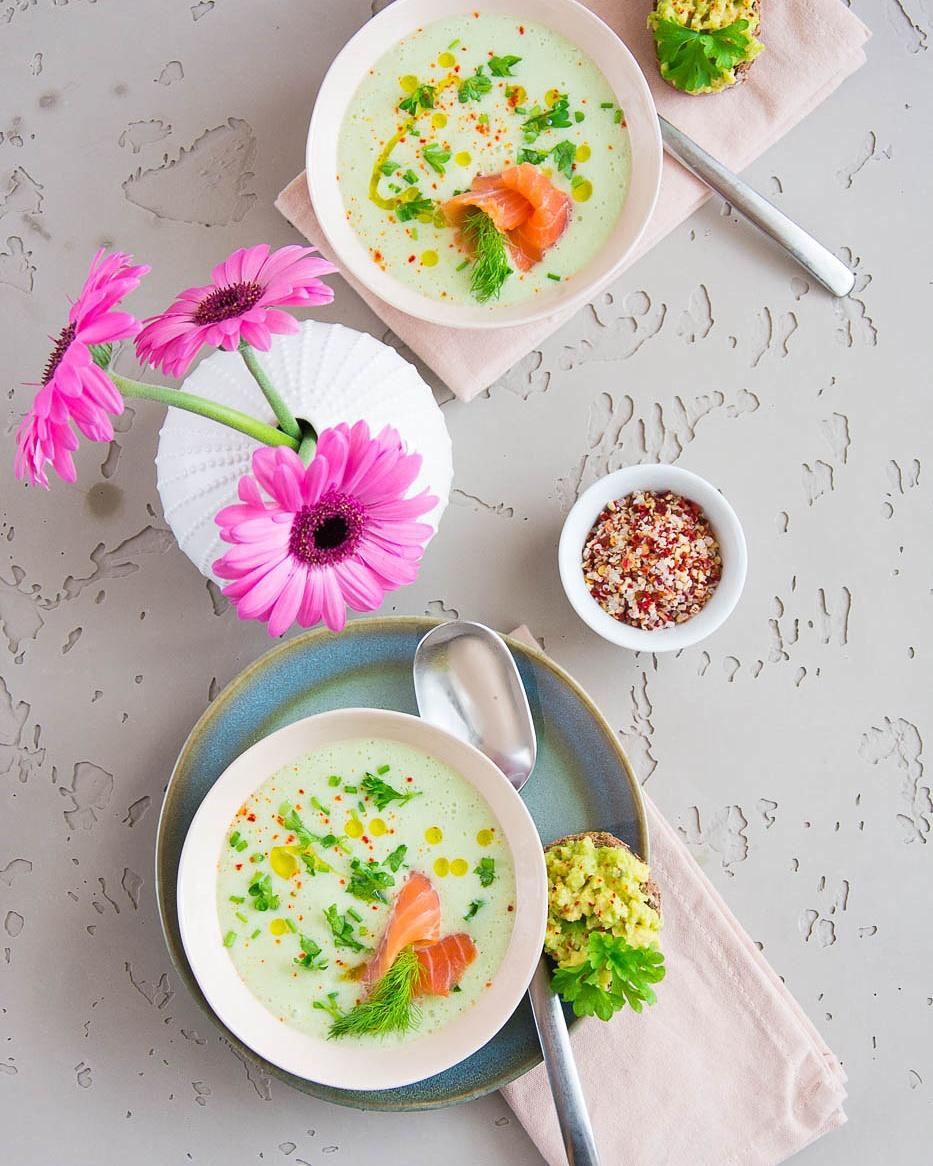 Rezeptbild: Sommerliche Avocadosuppe