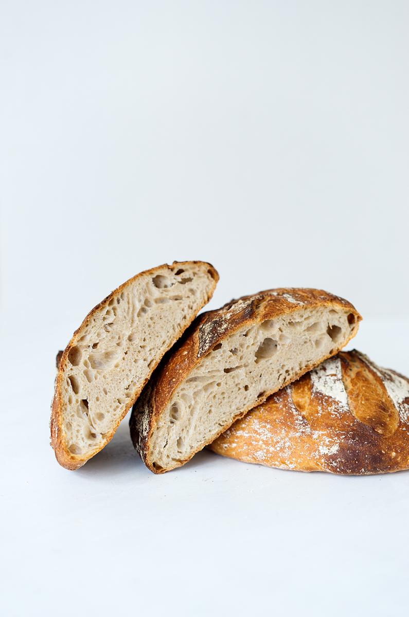 Rezeptbild: Helles Weizenbrot mit Sauerteig - Schritt für Schritt Anleitung