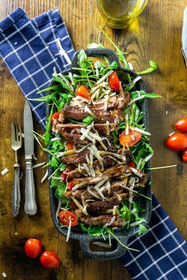Rezeptbild: Tagliata di Manzo – Rindfleisch auf Rucola Salat aus der Toskana