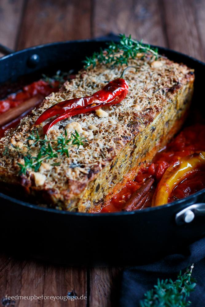 Rezeptbild: Vegetarischer Nussbraten mit Kürbis, Maronen und Aprikosen