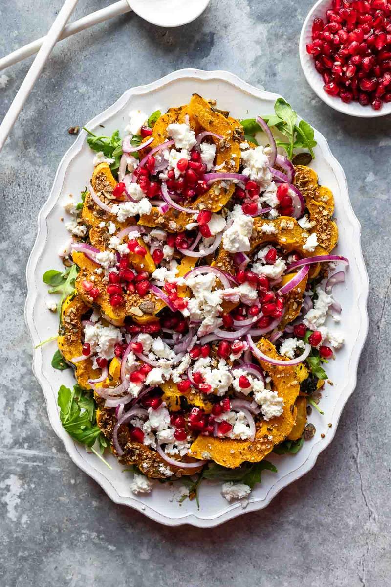 Rezeptbild: Kürbissalat mit Fetakäse und Granatapfel