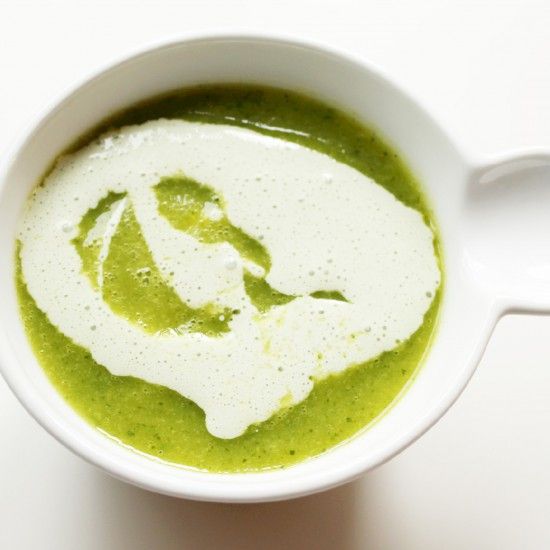 Rezeptbild: Zucchini-Curry-Matcha-Creme-Süppchen