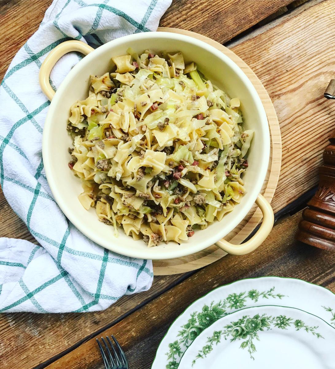 Rezeptbild: Krautfleckerl mit Hackfleisch und Speck
