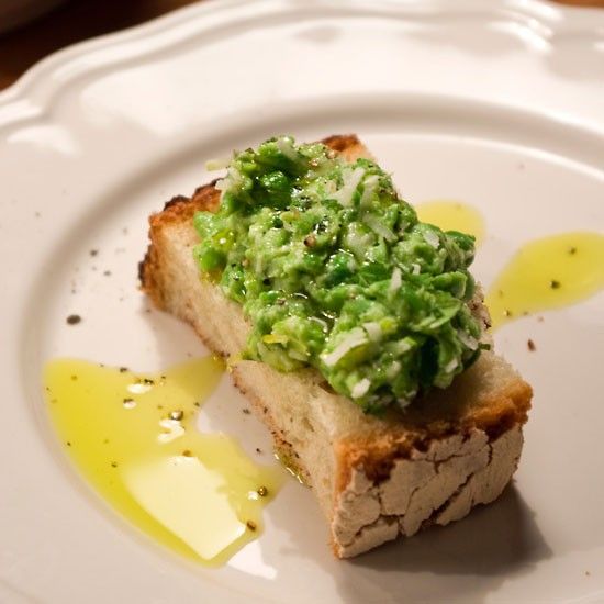 Rezeptbild: Bruschetta mit Erbsen-Minz-Püree