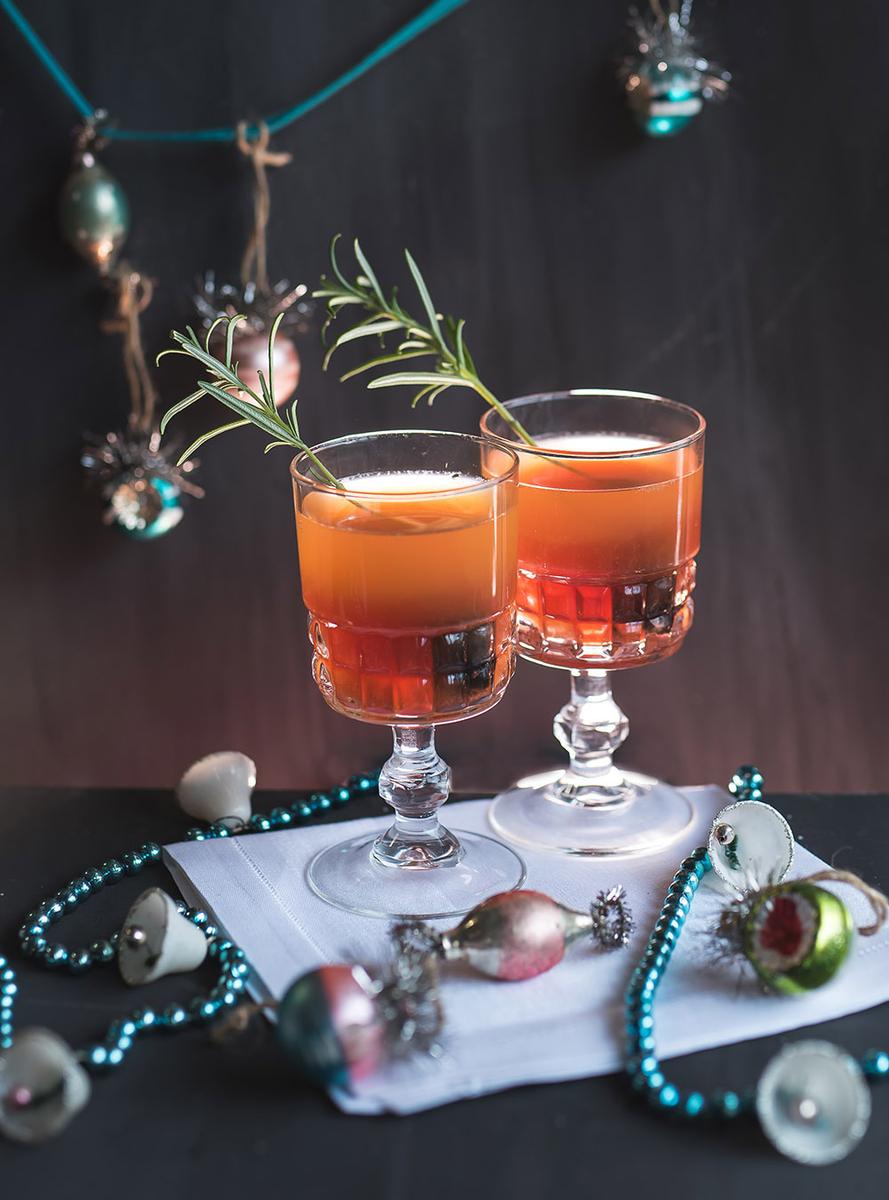 Rezeptbild: Sloe Gin Spritz und Sloe Gin Martini