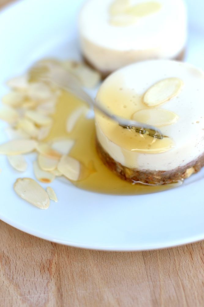 Rezeptbild: Joghurttörtchen mit Walnuss-Feigen-Boden