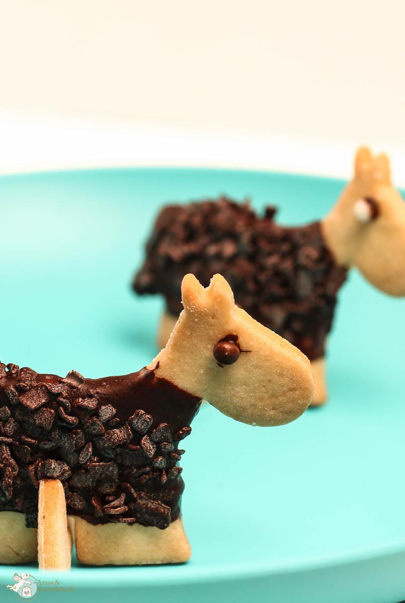Rezeptbild: Grundrezept für Butterkekse mit Schokoglasur