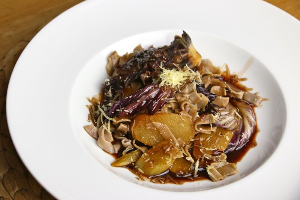 Rezeptbild: Kastanienmehl-Pasta mit Schwarzwurzel und Radicchio