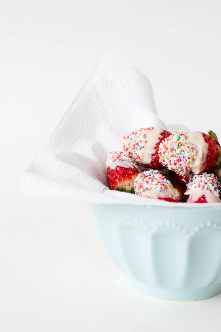 Rezeptbild: ERDBEEREN IN SCHOKOLADE