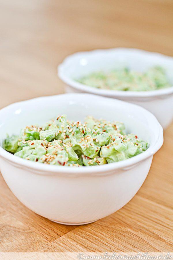 Rezeptbild: Frischer Gurken-Avocado-Salat