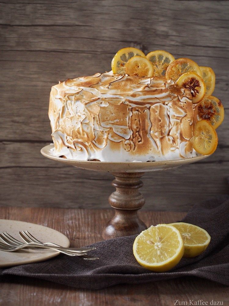 Rezeptbild: Baiser-Törtchen mit Zitrone und Mango