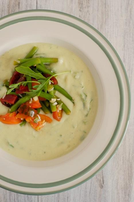 Rezeptbild: Kalte Blumenkohl-Avocado-Suppe