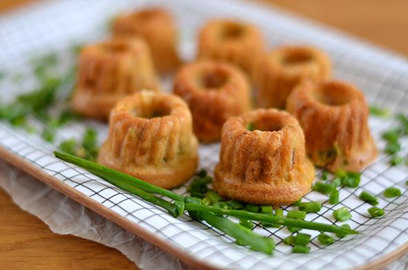 Rezeptbild: Mini-Gugelhupf mit Speck und Zwiebeln