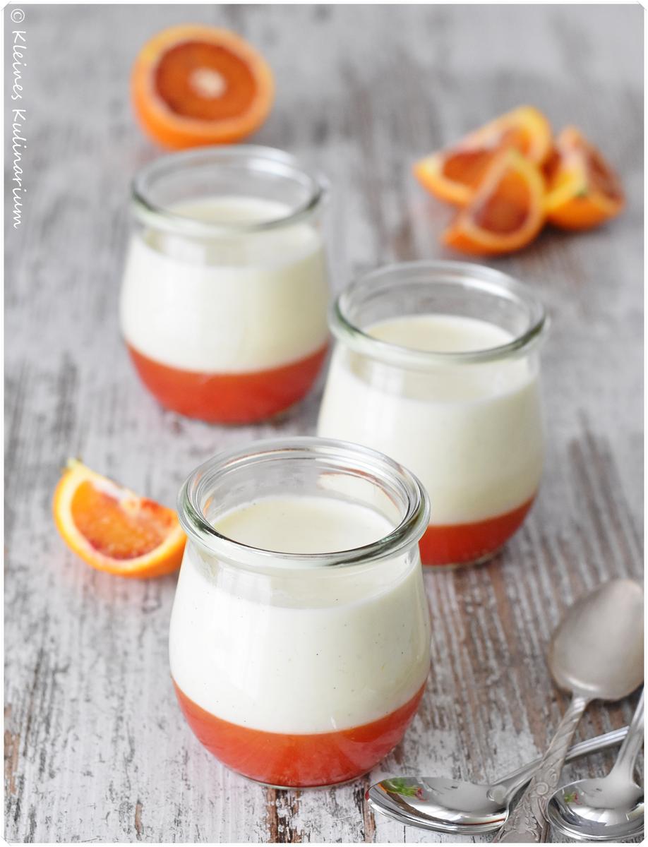 Rezeptbild: Frischkäse Pannacotta mit Blutorangengelee