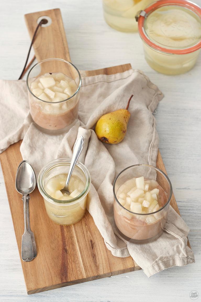 Rezeptbild: Nougatmousse mit Birnenkompott