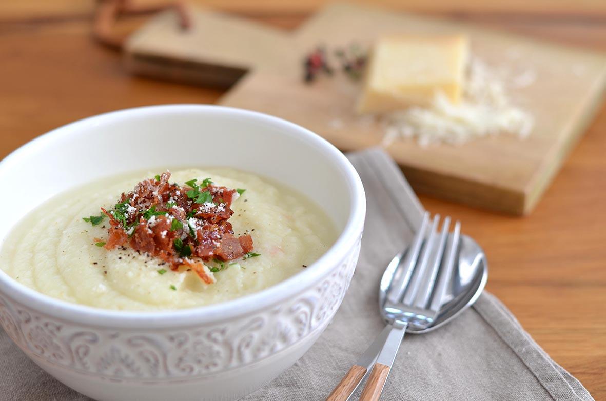 Rezeptbild: Blumenkohlpüree mit Parmesan und Pancetta