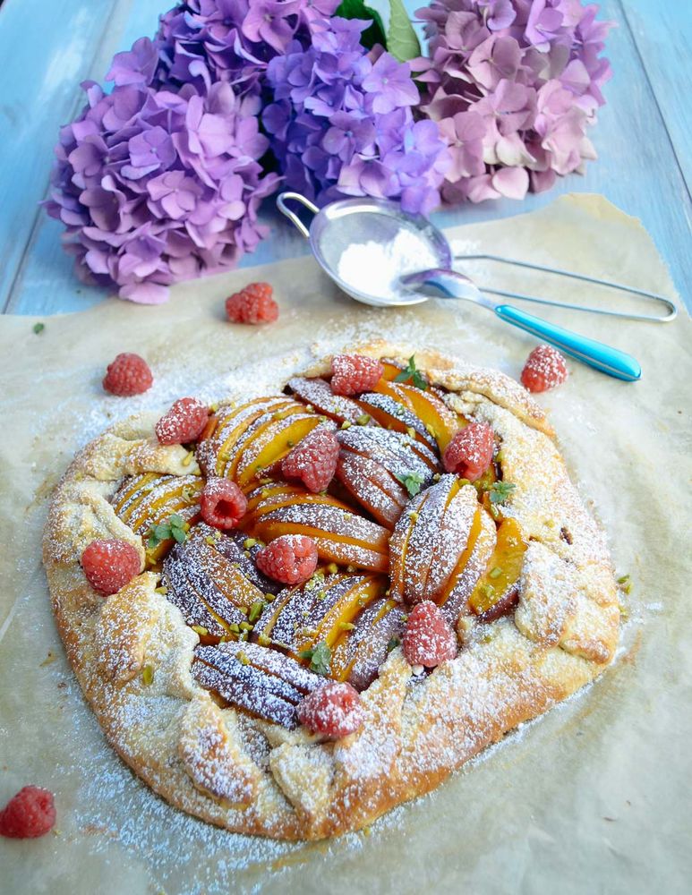 Rezeptbild: Galette Rezept Tarte rustique mit Nektarine