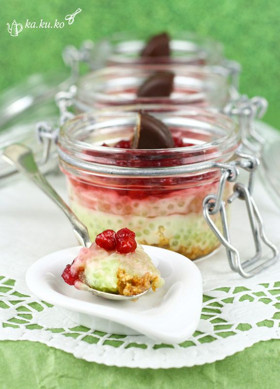 Rezeptbild: Tapioka-Dessert mit Gin-Preiselbeeren